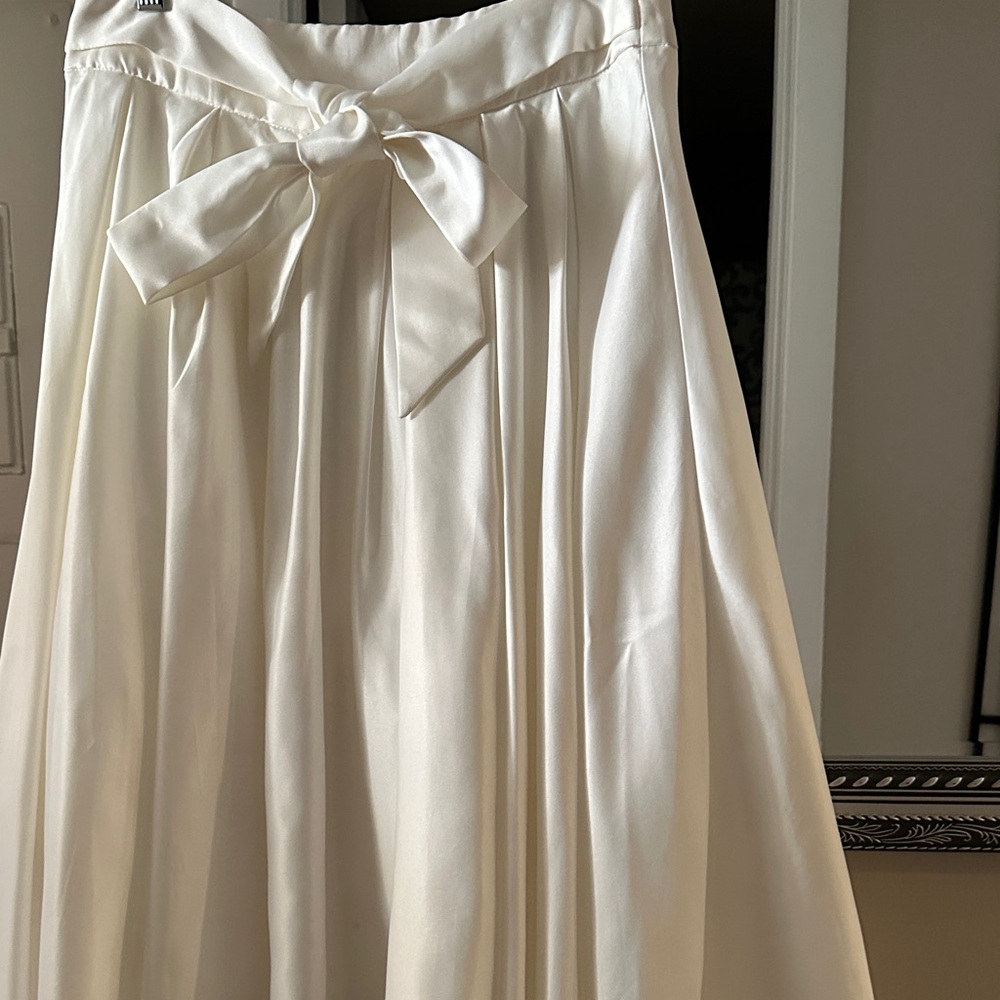 Chic Cream Maxi Skirt with Bow Detail